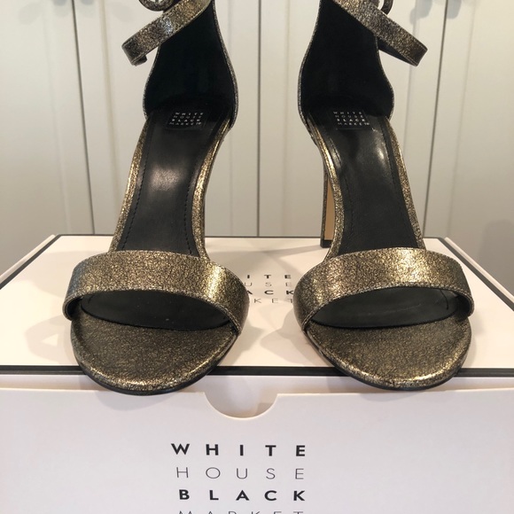 White House Black Market WHBM Gold Metallic Heels Shoes NIB - Picture 2 of 6